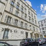 Trocadero & Eiffel Tower - CityApartmentStay