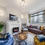 Stratford London - Stylish Three-Bedroom House