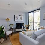 The Whitechapel Place - Stunning 2BDR Flat with Balcony London 