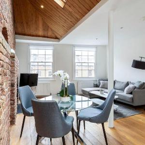 Bright Marylebone Apartment