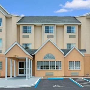 Microtel Inn & Suites by Wyndham Bushnell