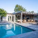 Luxurious villa with the best facilities at the foot of the Constantia Valley