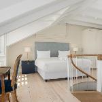 Light & Airy 3 Bedroom Green Point Family Home