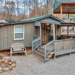 1BR Cabin in the Smokies Close to Gatlinburg