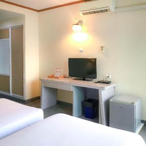 J Two S Pratunam Hotel