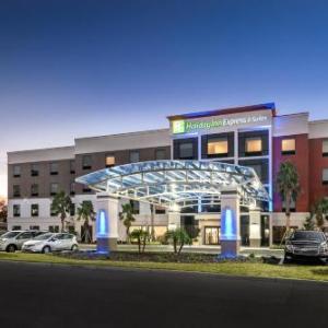 Holiday Inn Express & Suites Lakeland South