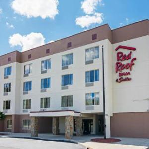 Red Roof Inn & Suites Fayetteville-Fort Bragg