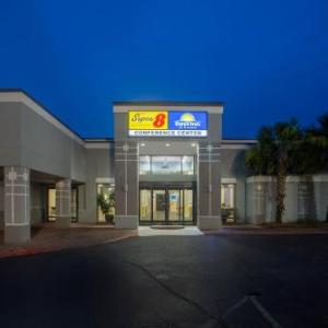 Super 8 by Wyndham Mobile I-65