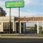 Bakersfield Inn & Suites