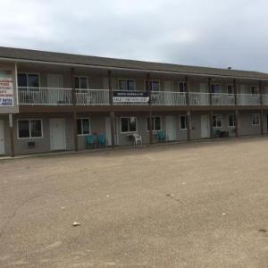 Hide Away Inn Fort Nelson Ca Kacee S Northern Suites Fort Nelson Distance 0 58 Km