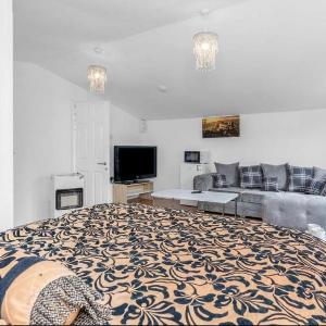 Edinburgh Royal Infirmary Hospital Airport Free Moet And Parking Daily Breakfast