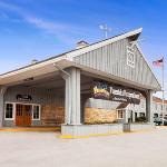 Williamsburg Hotels - Ramada Williamsburg And Wasserbahn Waterpark Resort