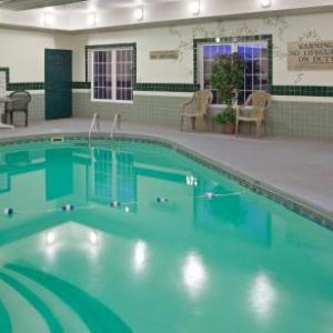 Country Inn & Suites by Radisson, Salina, KS