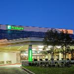 Ford Center Evansville Hotels - Holiday Inn Evansville Airport