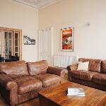 Traditional Central 2 Bedroom Apartment