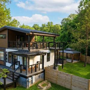 Rooftop - Hot Tub - Fenced Yard - New Construction
