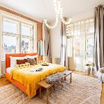 Prague Days - Four Bedroom Apartment with Workspace and 250Mbs WiFi in New Town Prague