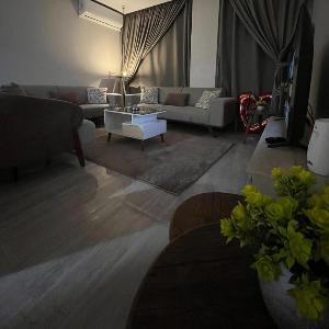 Comfortable apartment next to Mall of Arabia and Zayed Walk