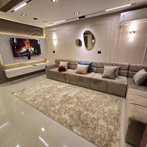 شقه انيقه بتصميم مميز في 6 اكتوبر للايجار