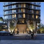 Crestview Luxury Six Sleeper Skyline View Apartment
