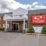 Econo Lodge Inn & Suites