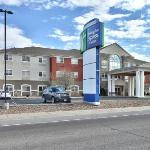 Holiday Inn Express & Suites Portales an IHG Hotel