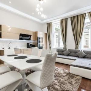Centrum Opera Luxury apartment with free garage