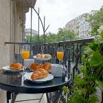 Large Luxury flat next to Champs Elysée Paris