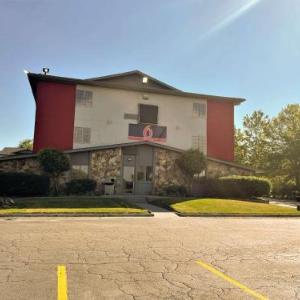 Little Rock Inn & Suites