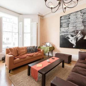 Inviting 1BD Hideaway Kensington Olympia!