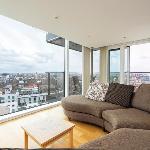 Borough Flat with City Views by UnderTheDoormat