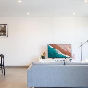 Modern Inner West Retreat w/Aircon & Parking