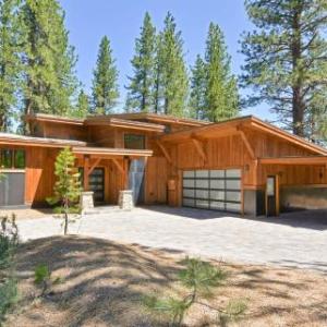 11090 Henness Road Home