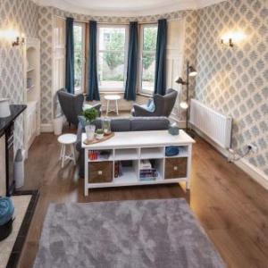 Bright spacious Edinburgh City Centre Apartment