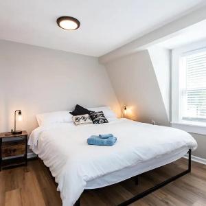 Charming home near Churchill Ds and Expo Center