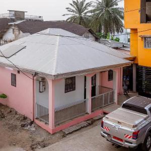 DOUALA Maison Meublée Moderne - CLIM - Groupe Electrogène - WIFI - PARKING -