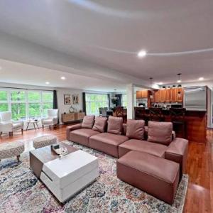 Secluded Farmhouse Retreat - Minutes from Mystic