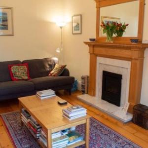 Beautiful Stockbridge Garden Apartment