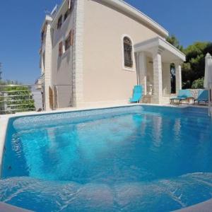 Holiday Home Villa Mustra