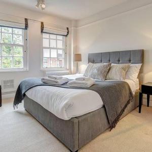 Cosy 1 Bed in Fashionable Chelsea