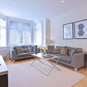 Modern Three Bedroom Apartment in Hammersmith -29