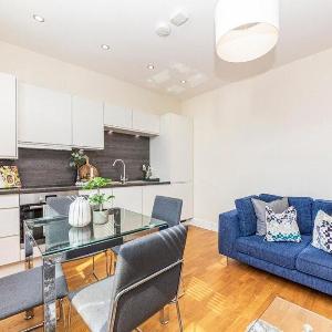 Modern Two Bedroom Apartment in Hammersmith - 207A