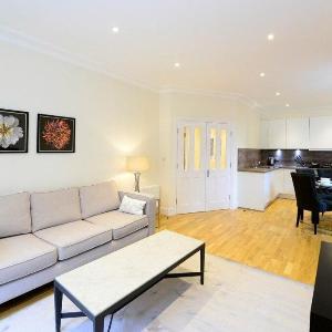 Modern 3 Bed Apartment in Hammersmith with Balcony