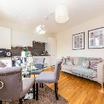 Modern Two Bedroom Apartment in Hammersmith  -205A London 