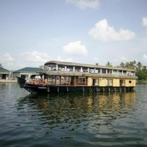 Kerala Nature Houseboat by Coco floatel