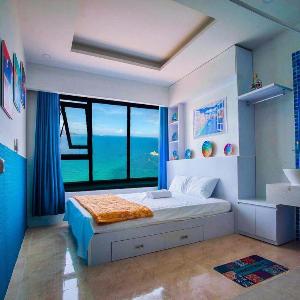 BlueSea-view Apartment of a painter in NhaTrang