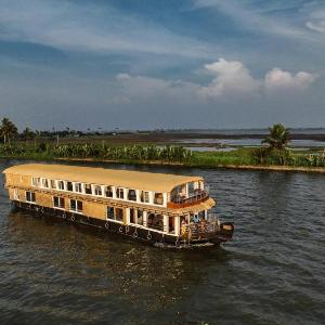 Victoria Houseboats
