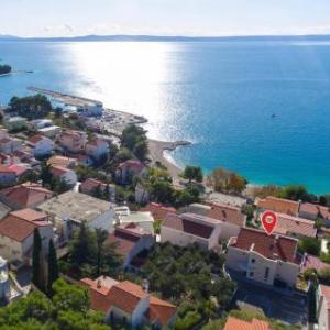 Amazing apartment in Baska Voda w/ WiFi