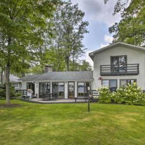 Cozy Lake Mitchell Cabin with Waterfront Views!