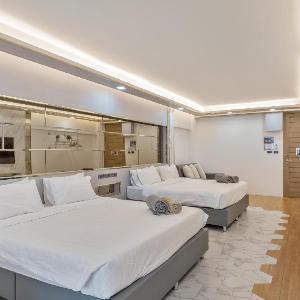 Family Hub @ Pratunam 6 – Group Stay + Free Pickup
